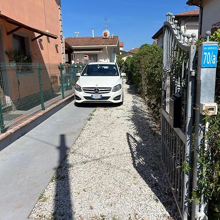 Casa Vacanze Vespucci トッレ・デル・ラーゴ・プッチーニ エクステリア 写真
